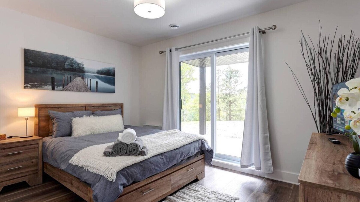 Chertsey Ski Chalet | Chalet La Bête | Nature Escape |Spa and Relaxation