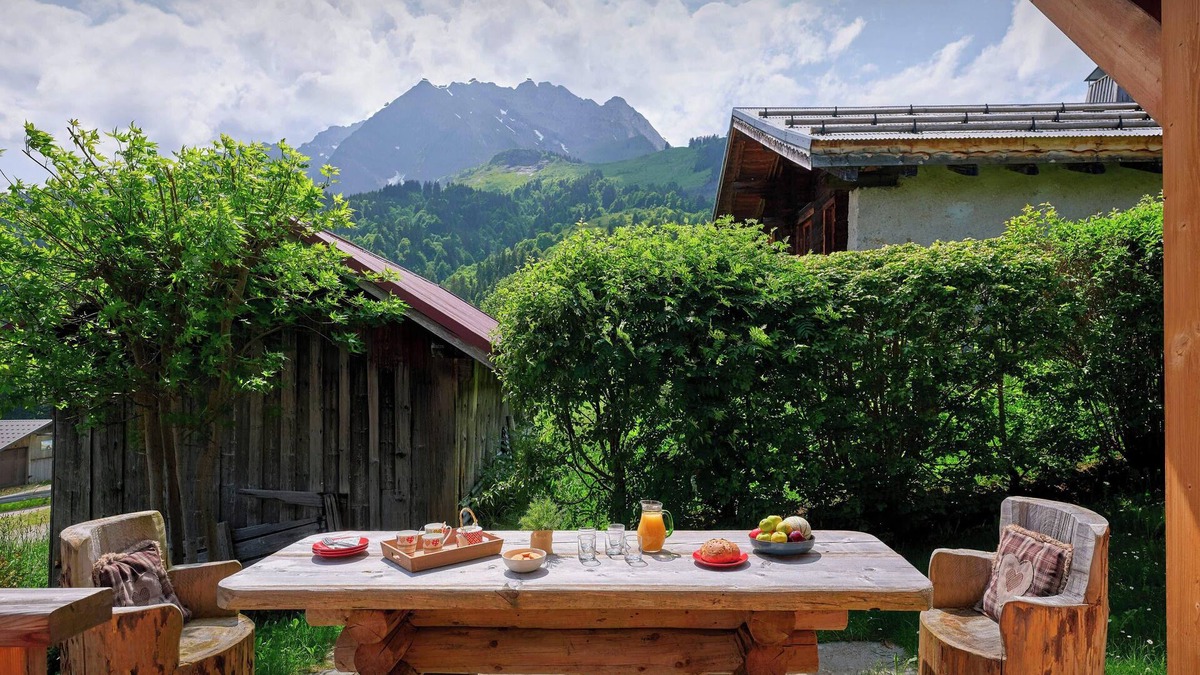 La Giettaz Ski Chalet | Chalet La Canopée - Aravis mountain stay with spa for 10 - OVO Network