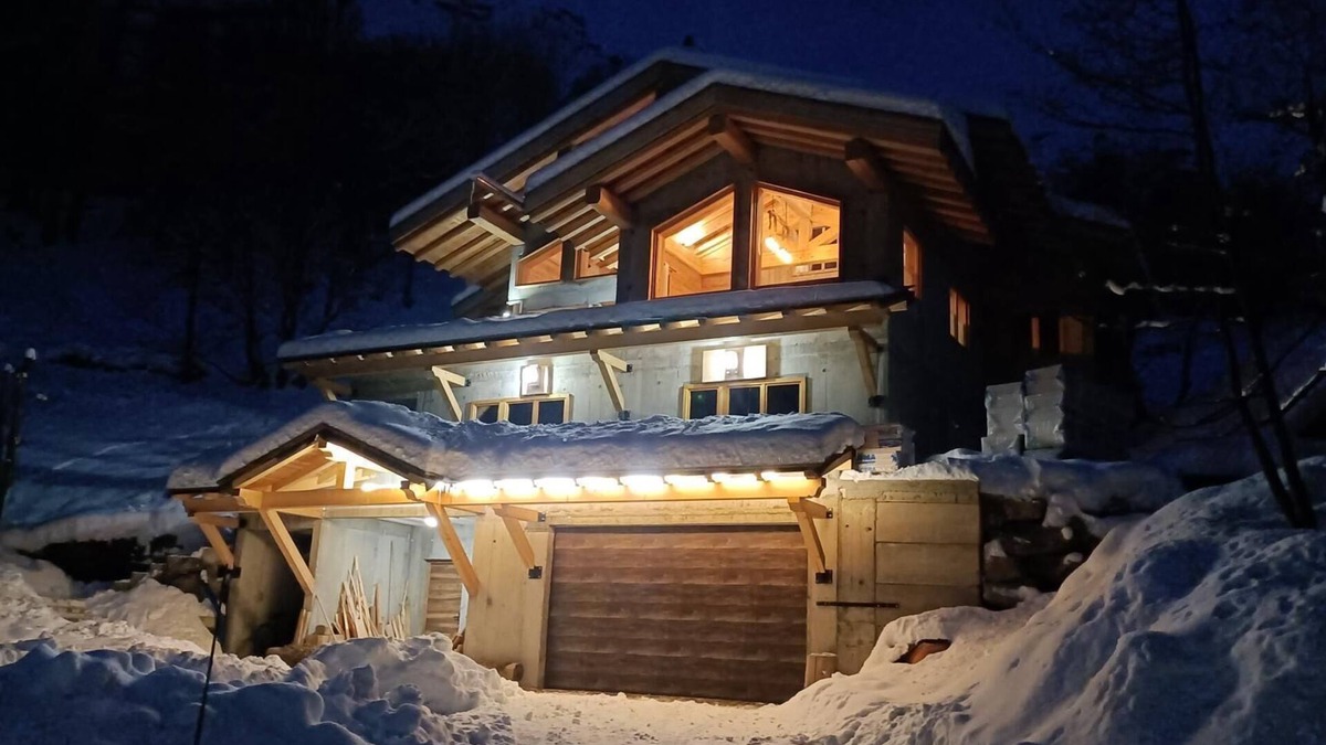 Bonneval-sur-Arc Ski Chalet | Chalet le Mont Seti at 1800 m altitude, 2 steps from the ski slopes!