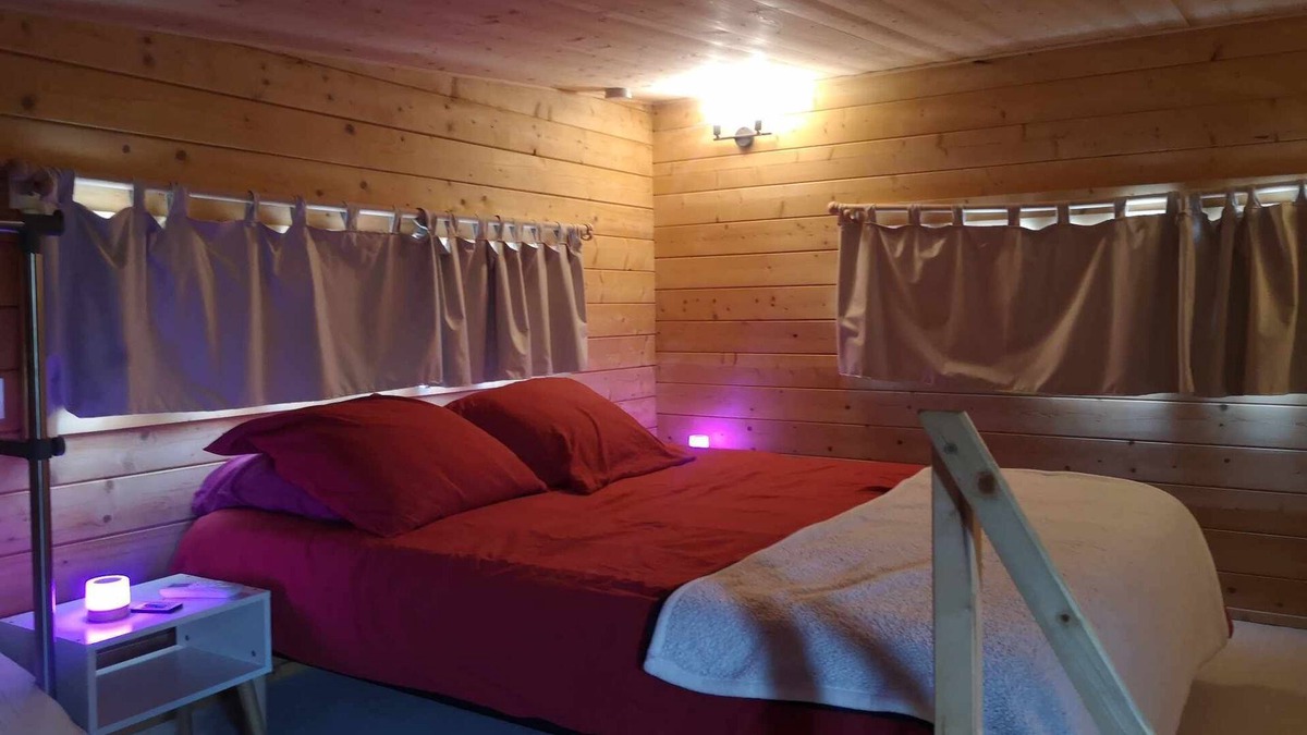 Route d'Arles Ski Chalet | Chalet 'Le Petit Shantay Youstay' with Private Terrace, Wi-Fi and Air Conditioning