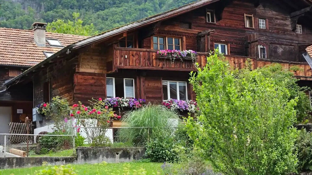 Brienzwiler Apartment | Chalet loft "Rothorn" in Brienzwiler - surrounded by mountains, forest and water