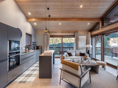 Courchevel Ski Chalet | Chalet Mitoyen de Luxe, 4 Chambres en Suite, Proche Centre et Remontées, Parking, Animaux Acceptés - FR-1-563-137