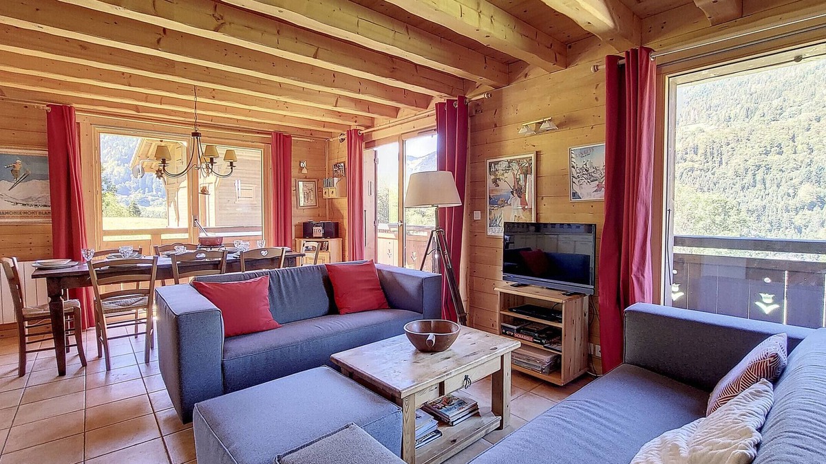 Le Biot Ski Chalet | Chalet MON FRERE - 4 BEDROOMS - WIFI - 10 PEOPLE - GARDEN -LE BIOT