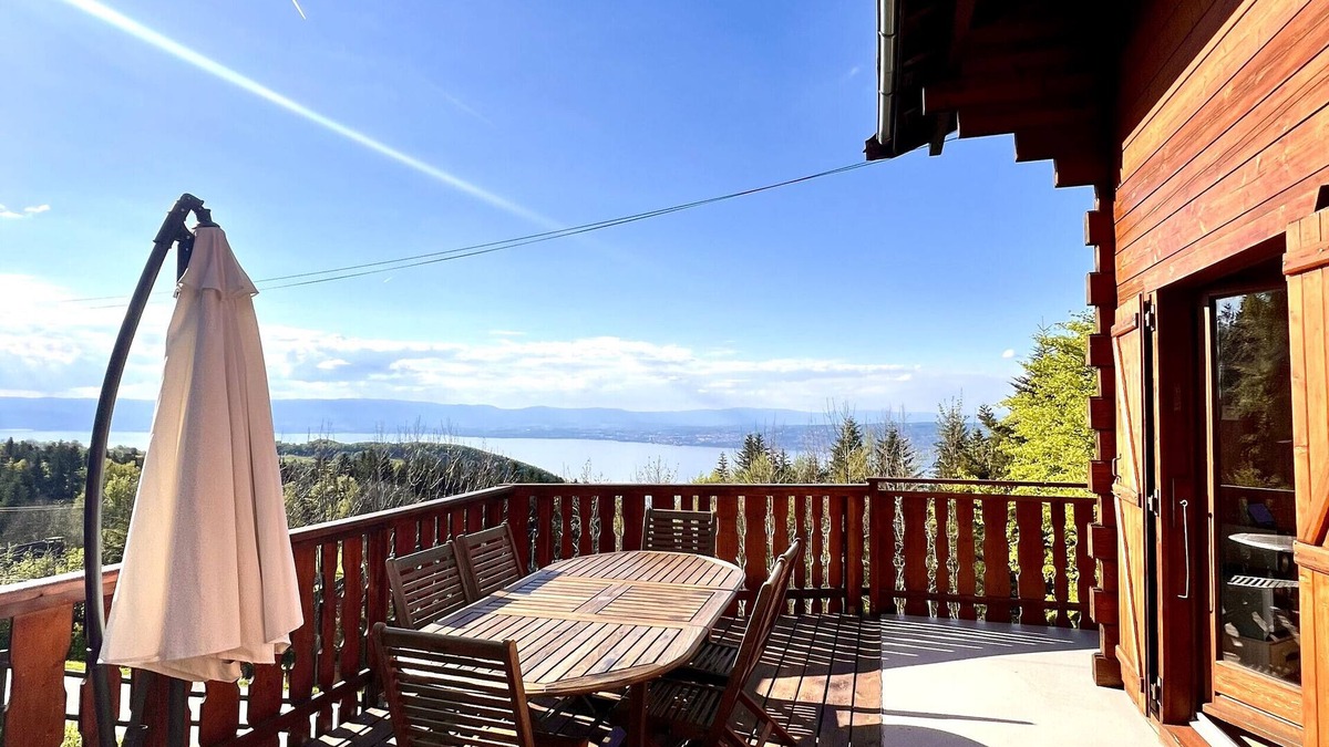 Thollon-les-Memises Ski Chalet | Chalet 'Mouflon - Vue Lac Imprenable' with Private Terrace and Balcony