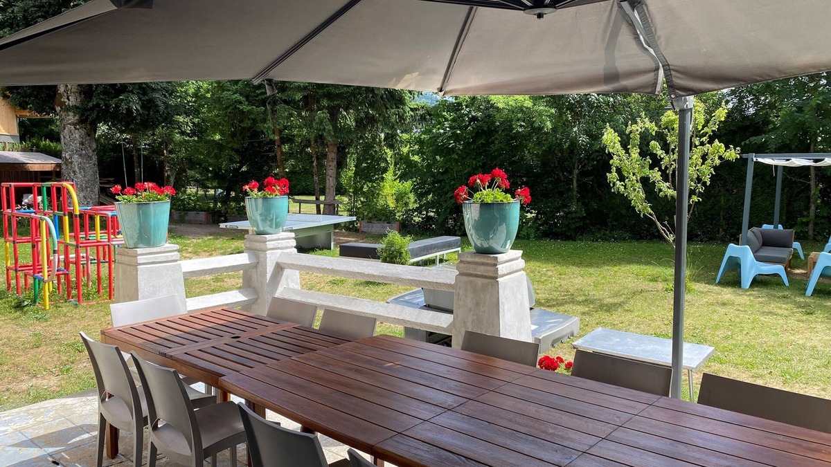 Lans-en-Vercors Ski Chalet | Chalet mountain apartment, sleeps 13, village center