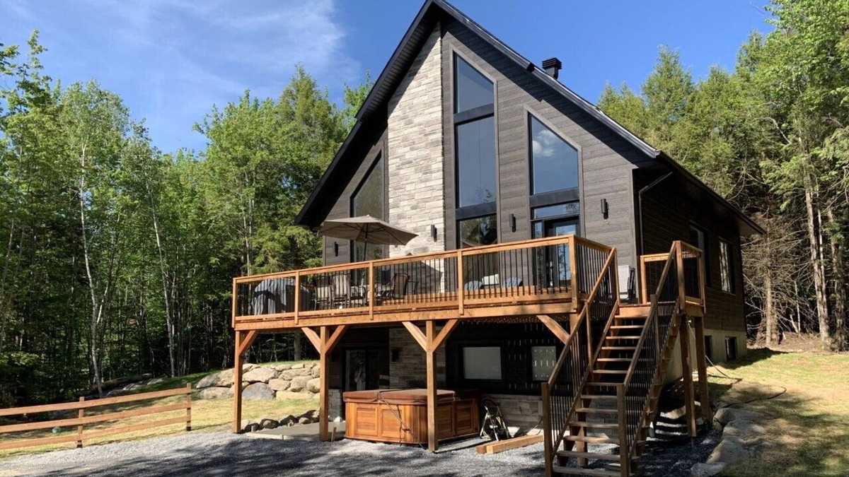 Mansonville Cabin | Chalet Nature OWL'S Head Spa and fire pit