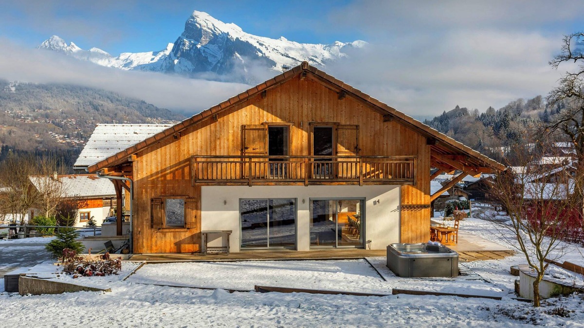 Samoens Ski Chalet | Chalet Nordchamp - alpine retreat with spa - OVO Network