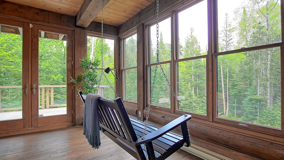 Lac Superieur Village Ski Chalet | Chalet Nordic