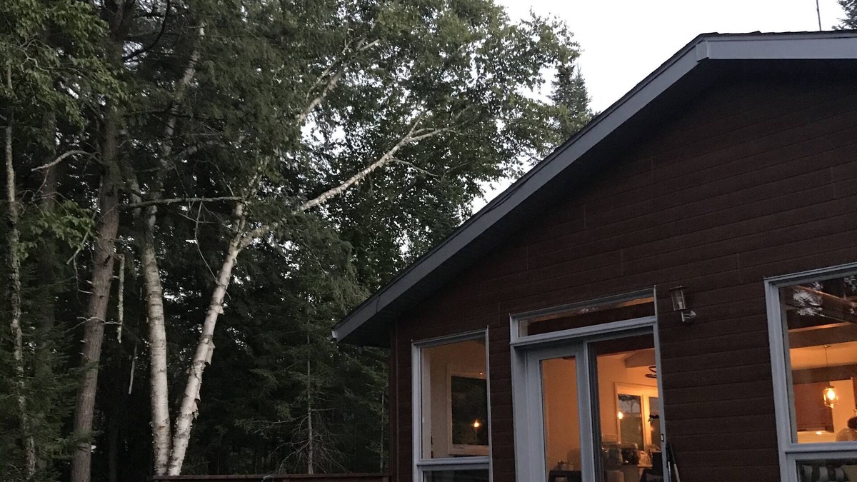 Mont-Laurier House | Chalet Paisible et Familial au Bord du Magnifique Lac-des-îles