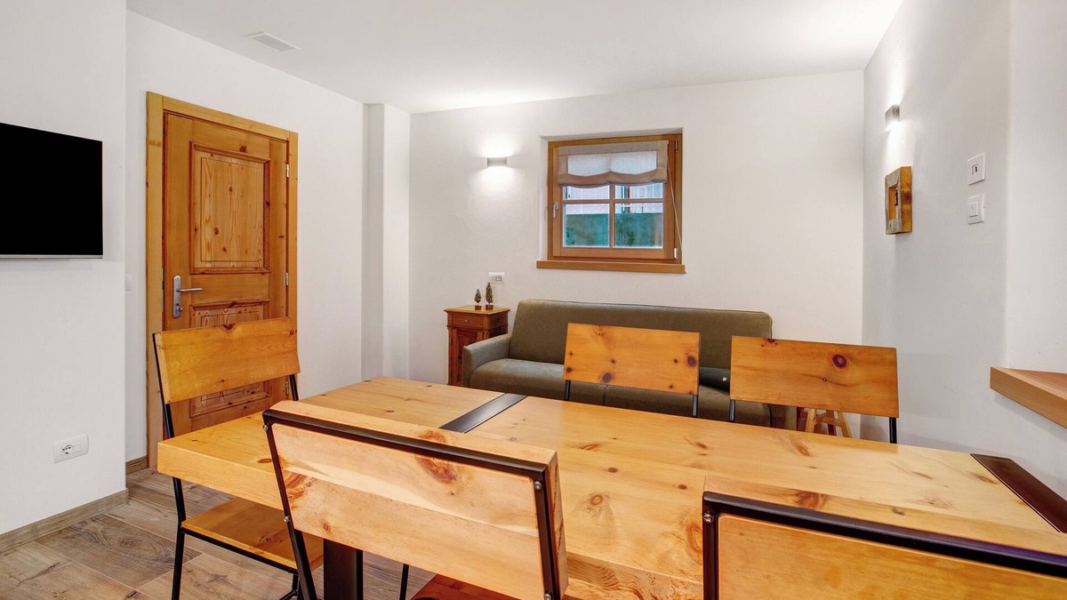 Bormio Ski Chalet | Chalet 'Pieri - Appartamento Bedogn' with Mountain View and Wi-Fi
