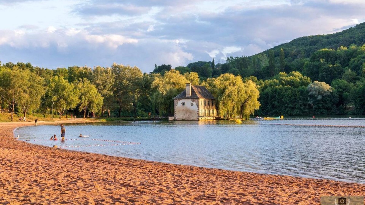 Lissac-sur-Couze Ski Chalet | Chalet Pres DU LAC DU Causse