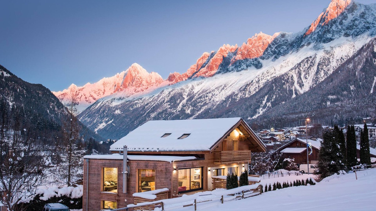 Les Houches Ski Chalet | CHALET RUBICON ski in - ski out Luxury 10 -15 bed spa chalet