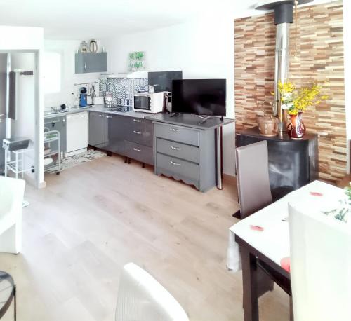La Salvetat-sur-Agout Ski Chalet | Chalet rustique à La Salvetat-sur-Agout avec vue montagne