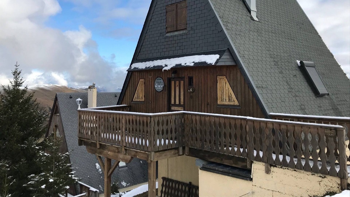 Saint-Lary-Soulan Ski Chalet | CHALET - SAINT LARY FOOT OF SLOPES - 8/10 PEOPLE - AMAZING LOCATION