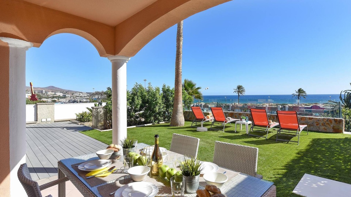 Playa del Ingles Ski Chalet | Chalet Santa Ana 2 by VillaGranCanaria