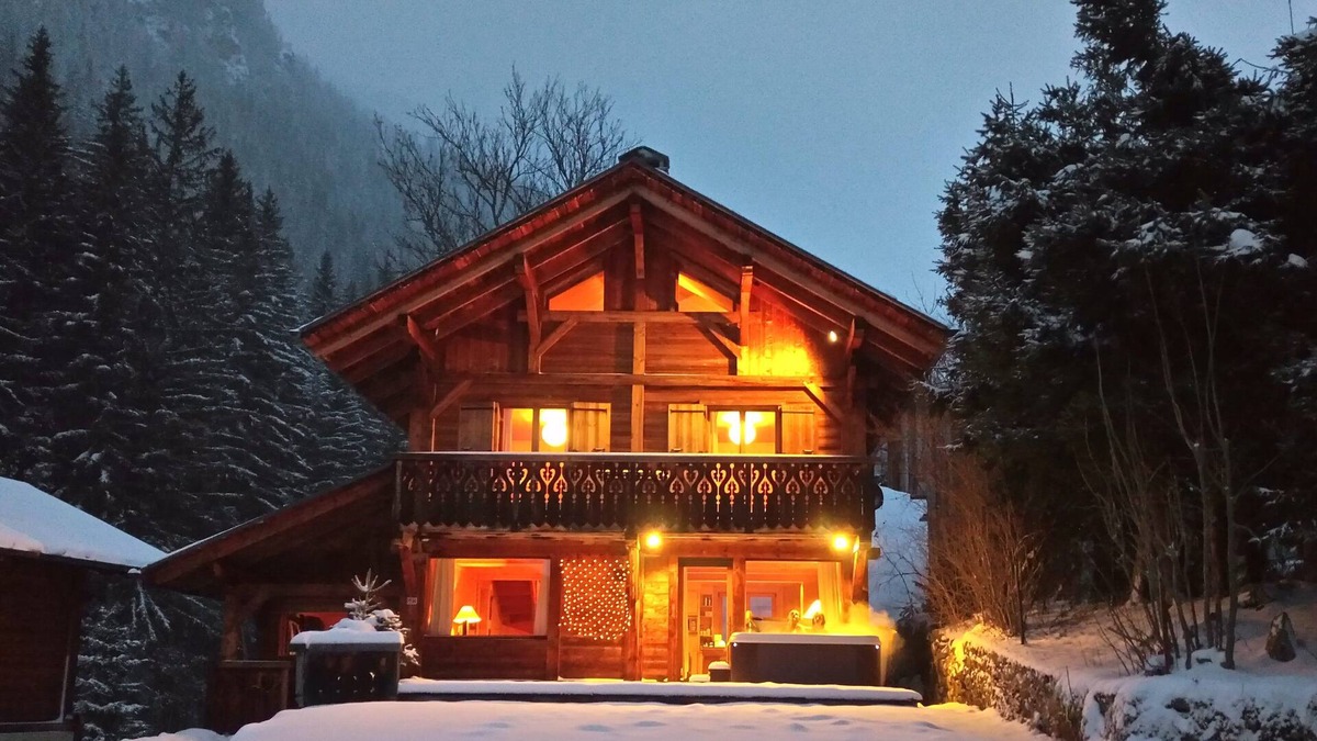 Les Tines Ski Chalet | Chalet Scierie, pretty chalet with hot tub and wonderful views, 4 bedrooms.