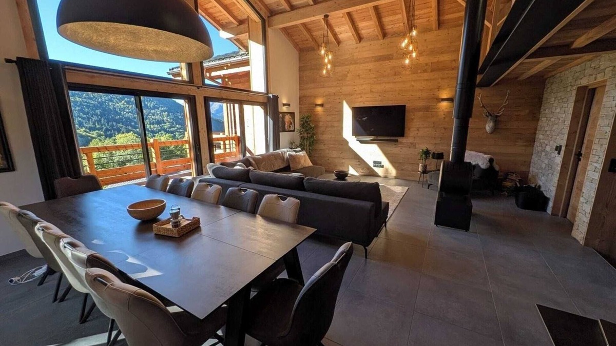 Vaujany Ski Chalet | Chalet Sika - Sophisticated, chic and stylish rented Sunday-Sunday by Ski Peak