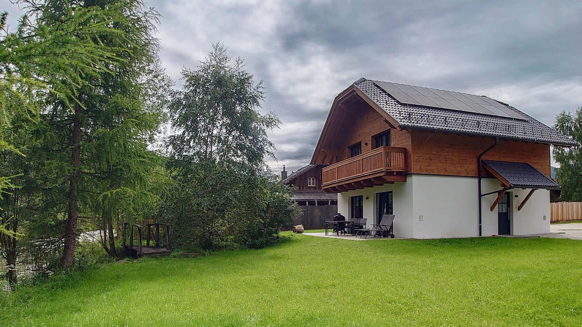 Mariapfarr Ski Chalet | Chalet Speiereck 1 Mountain Nest Rentals Bedroom with mountain view