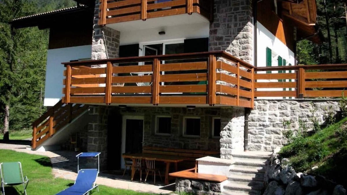 Stava Ski Chalet | CHALET VILLA BIANCA - 2 APARTMENTS breathtaking view of Dolomites