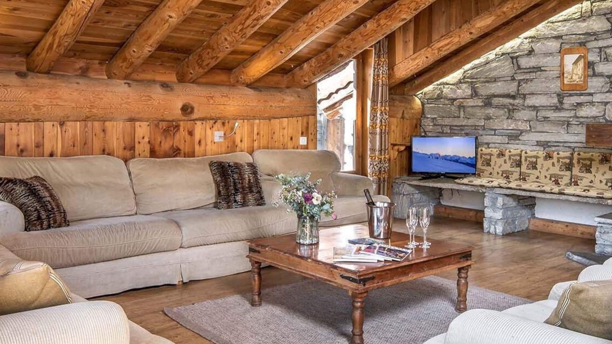 Le Cret Ski Chalet | Chalet, wifi, view open, balcony, fireplace or stove, parking, tv, ski locker, 170m², Val d'Isère