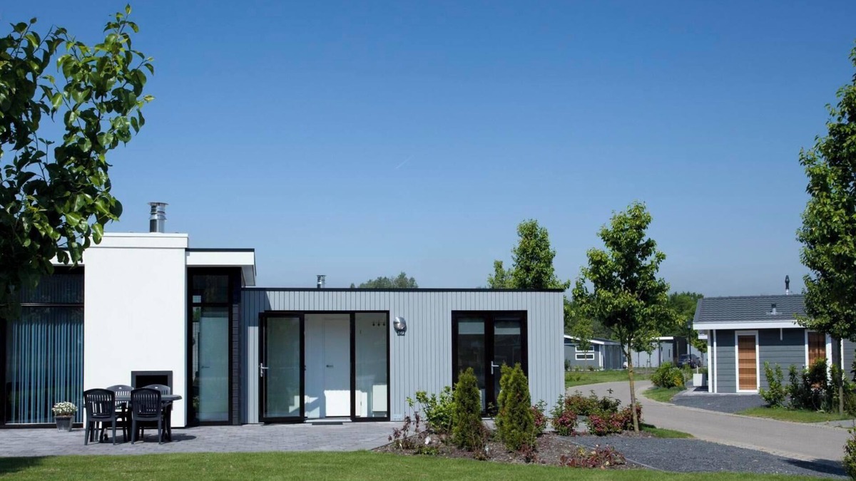 Velsen-Zuid House | Chalet with 2 bedrooms and a terrace