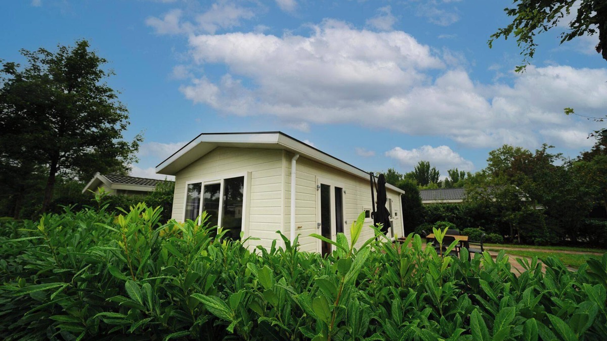 Velsen-Zuid House | Chalet with 2 bedrooms and a terrace