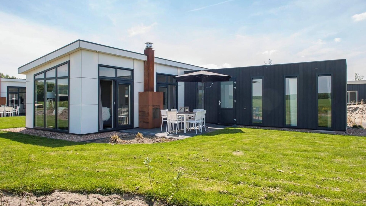 Municipality of Hellevoetsluis House | Chalet with 3 bedrooms and a terrace