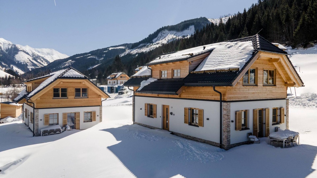 Donnersbachwald Ski Chalet | Chalet with Finnish sauna and hot tub near the ski lift