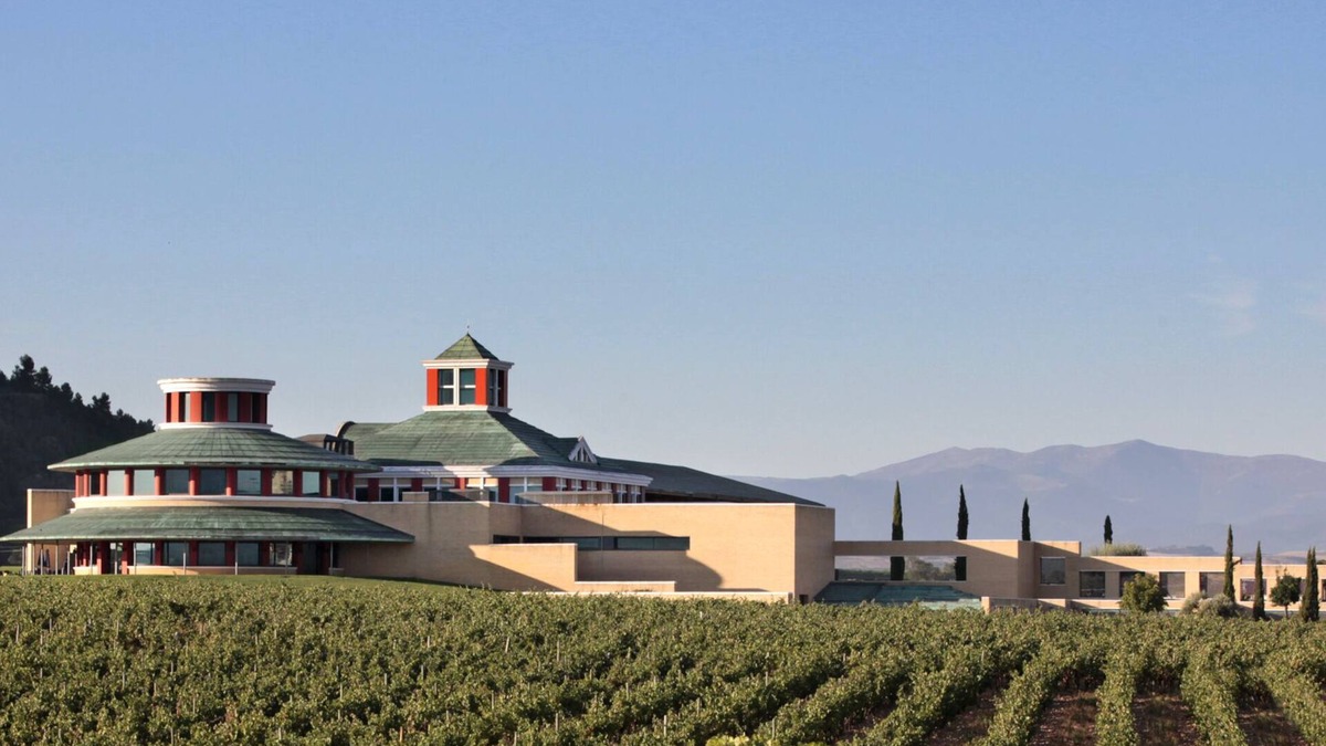 Urunuela Ski Chalet | CHALET WITH GARAGE AND LAND WITH BARBECUE ACCESSIBLE TO FLAT FLAT