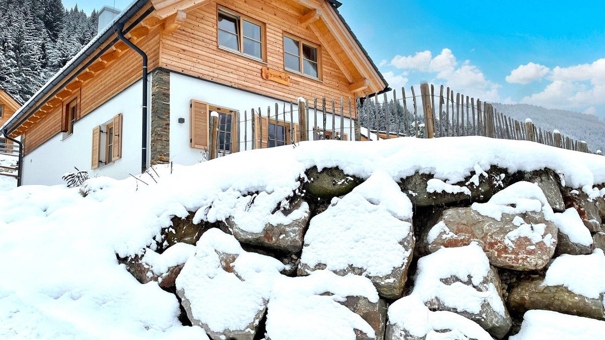 Donnersbachwald Ski Chalet | Chalet with sauna & 4 terraces near the skilift