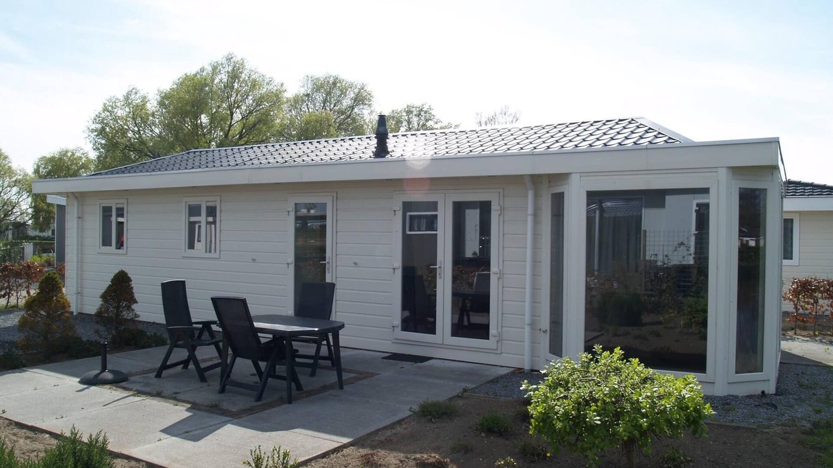 IJhorst House | Chalet with two bedrooms and a terrace