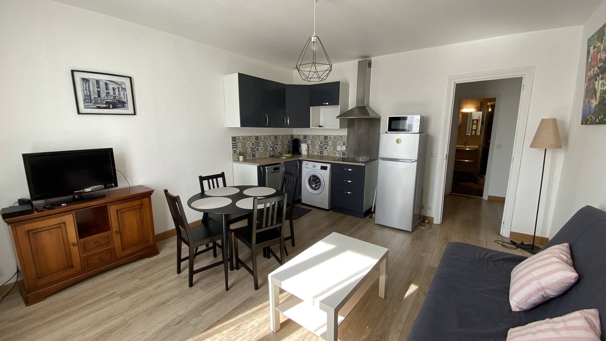 Fresnes Apartment | Chaleureux Appartement T2 à Proximité de Paris, Orly et Rungis