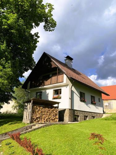 Cicmany House | Chalupa Nad Lipou - Čičmany, turistika, sauna, krb