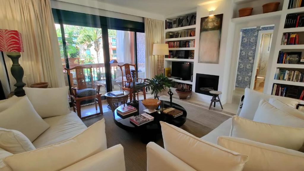 Carib Playa Apartment | Chambao Suite Marbella Cabopino Beach