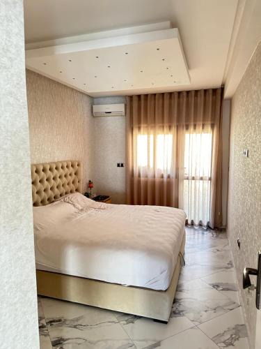 Agdal House | Chambre à Agdal Rabat dans un appartement partagé -king bed-