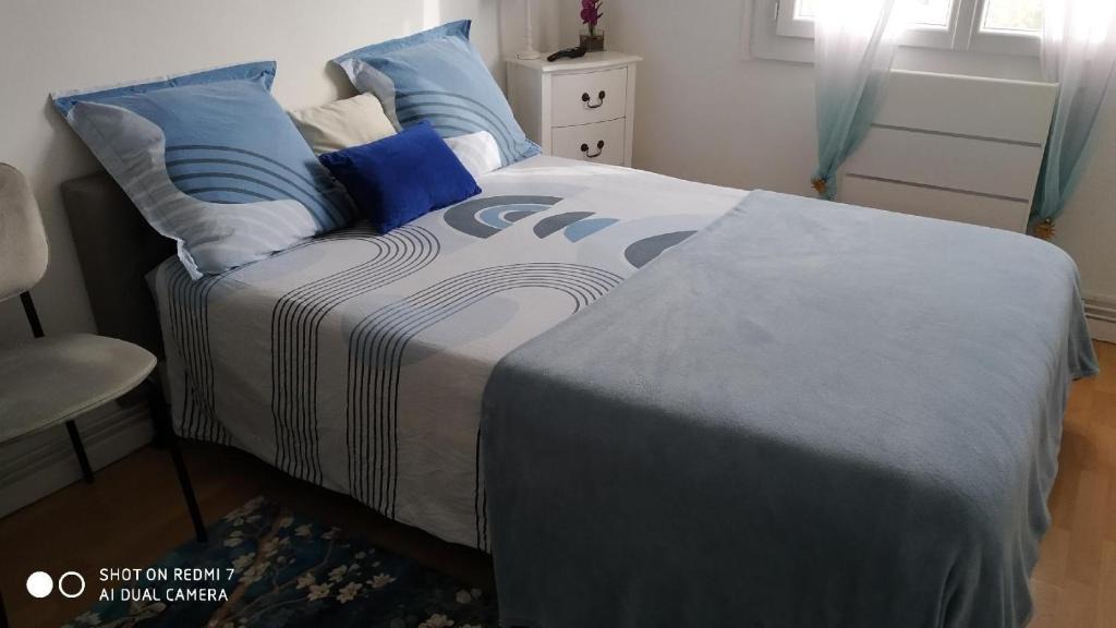 Saint-Assiscle House | CHAMBRE CONFORTABLE,GARE,Climatisation,PARKING,WIFI,pt déjeuner compris