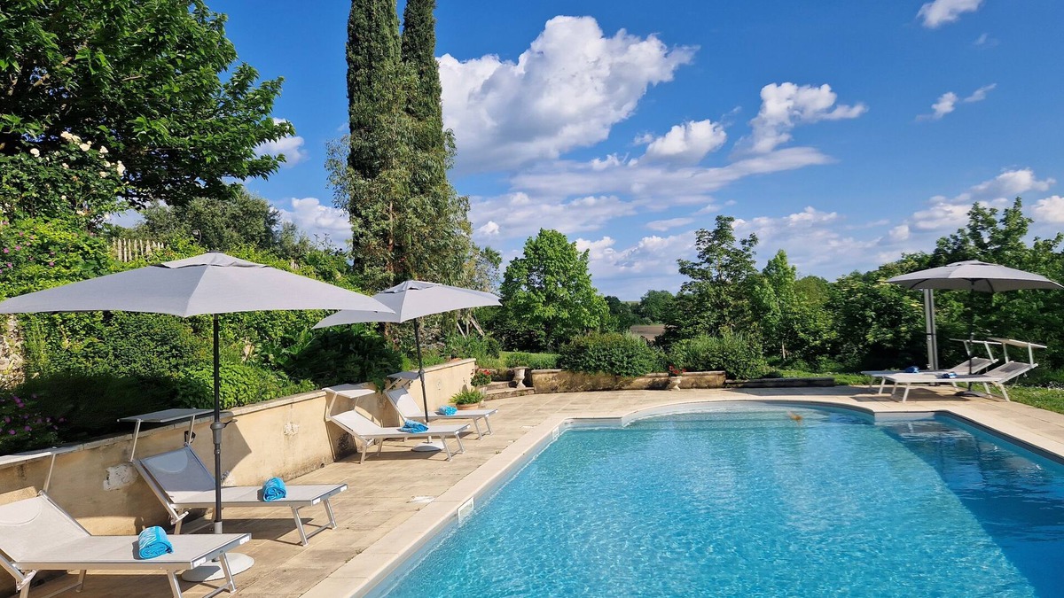 Ribagnac Bed & Breakfast | Chambre D'hôtes Avec Jardin et Piscine - Petit Déjeuner Inclus