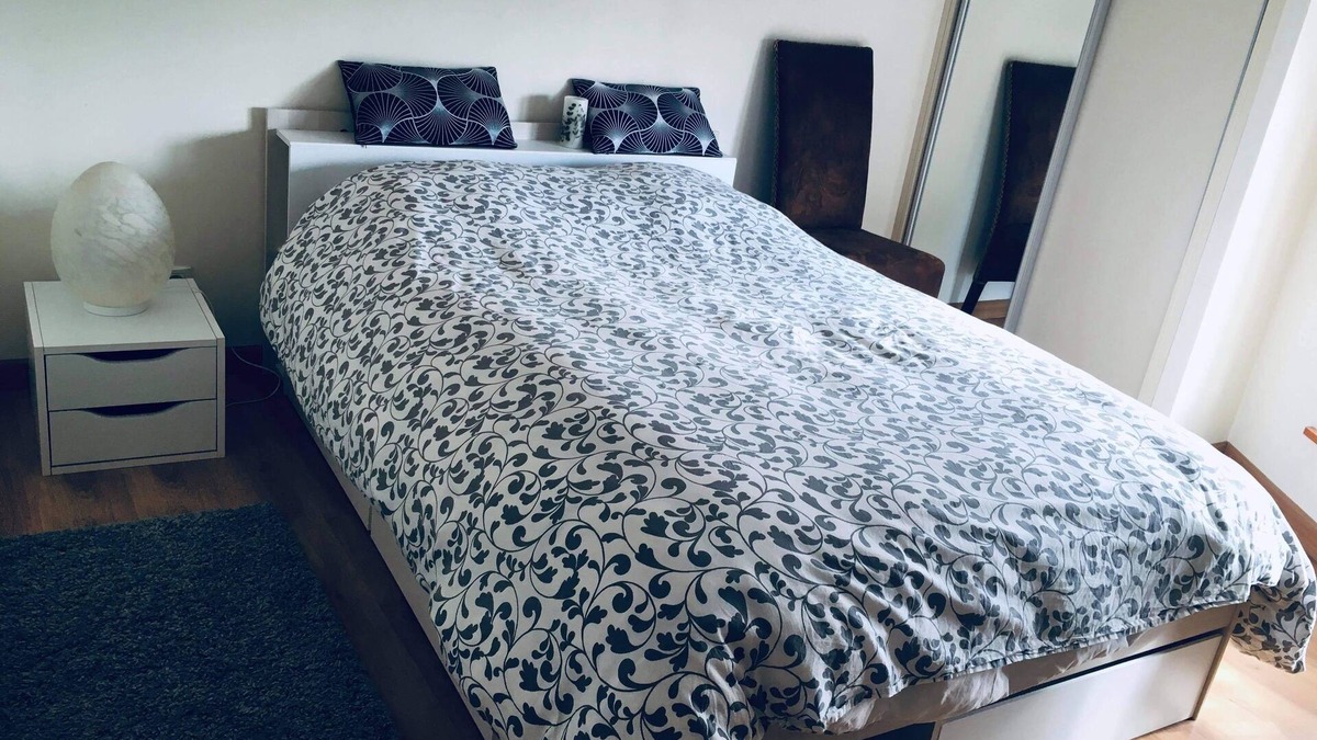 Varambon Bed & Breakfast | Chambre dans cadre très agréable face à la rivière D’Ain