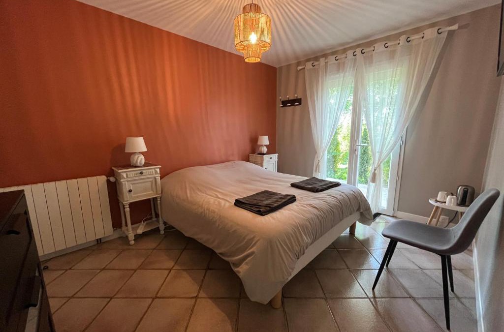 Capdenac-Gare Bed & Breakfast | Chambre privatives indépendante