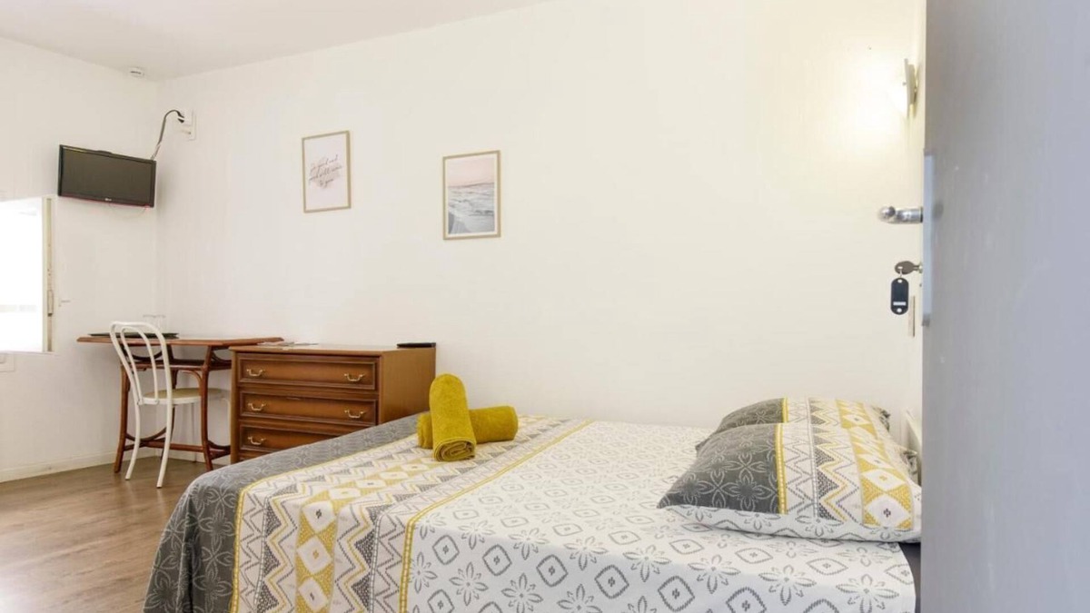 Gaillac Apartment | Chambre Saint Pierre - Hypercentre - Gaillac