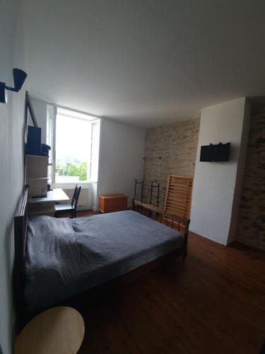 Laroque-des-Arcs House | Chambre spacieuse vue sur le Lot - proche Cahors