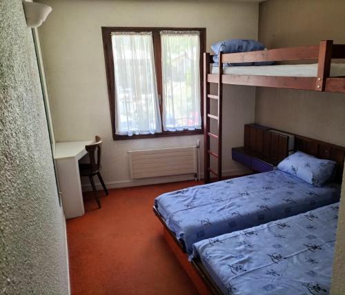 Vallouise-Pelvoux House | Chambre Triple avec Salle de Bains Privative 3