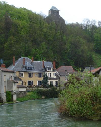 Dun-sur-Meuse Bed & Breakfast | Chambres d'hôtes Notre Paradis