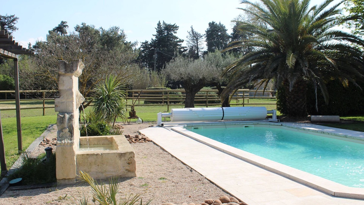Chateaurenard Bed & Breakfast | CHAMBRES D'HOTES D'EXCEPTION in a MAS PROVENCAL with gourmet breakfast
