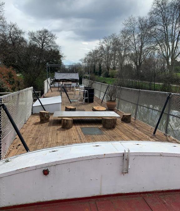 Minimes - Barriere de Paris Boat Rental | chambres dans peniche un air de vacances