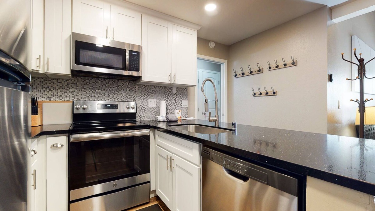 Mammoth Lakes Condo | Chamonix #70 - Near Yearly Outdoor Activities!