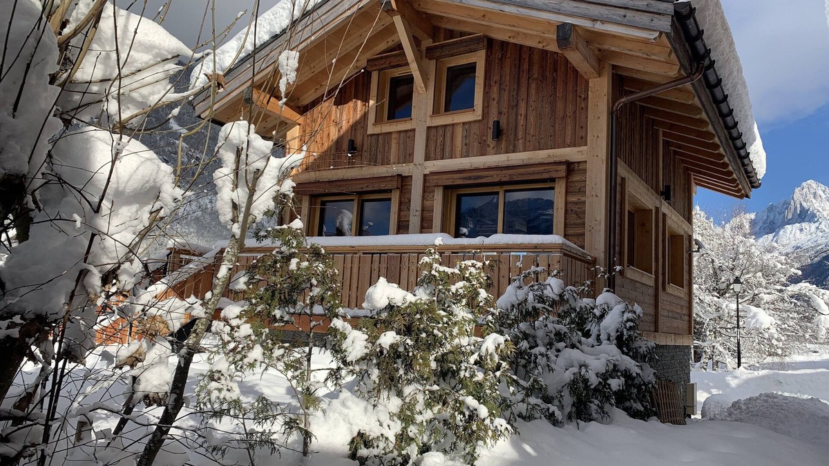 Les Houches Ski Chalet | Chamonix Valley Chalet Quartz new and cosy