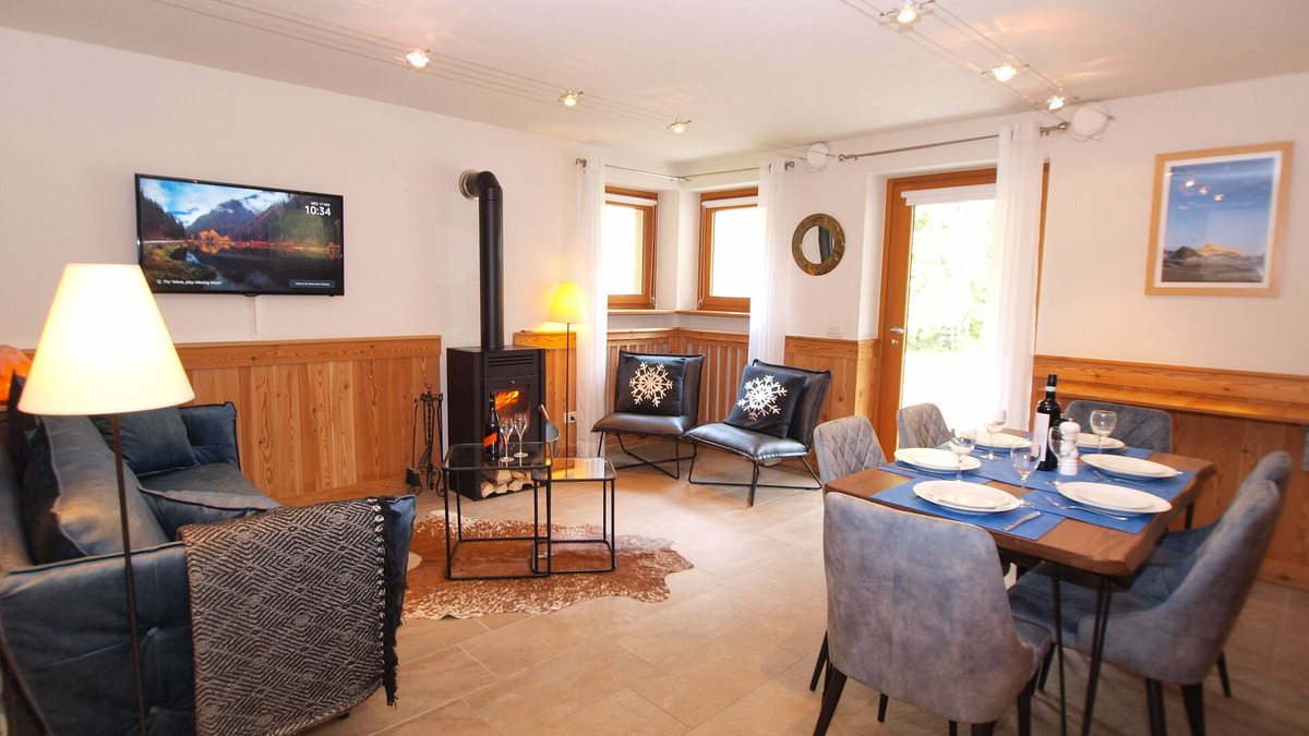Champoluc Apartment | Champoluc centre next to ski lifts, 3 bedrooms , cosy log burner, Wifi, sleeps 6