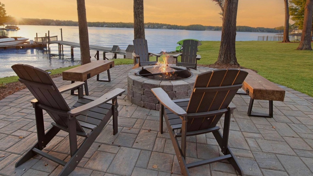 Mayhew House | Channel Marker: Exclusive Lakefront Home w/Hot Tub, Custom Bunk Room, Dock & Optional Boat Rental