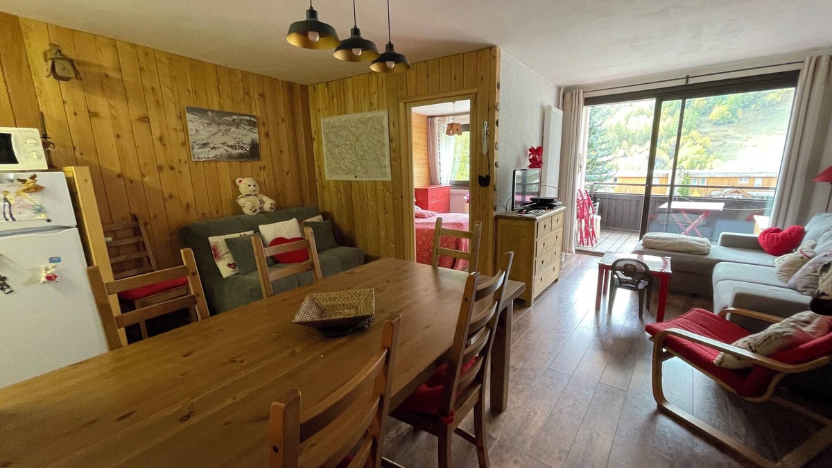 Saint-Chaffrey Apartment | Chantemerle T2, 49m2, south-facing,